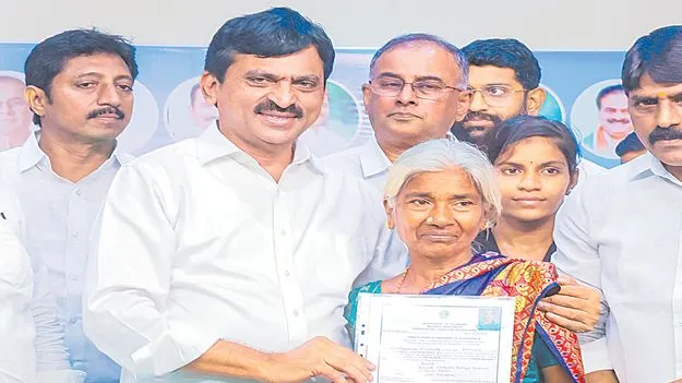 Ponguleti: రాష్ట్రంలో 4.5 లక్షల ఇందిరమ్మ ఇళ్లు మంజూరు చేశాం