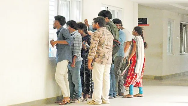 పేరు నమోదు చేయలేదా..చచ్చామే!