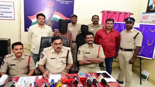 వయసు 33.. చోరీలు 80