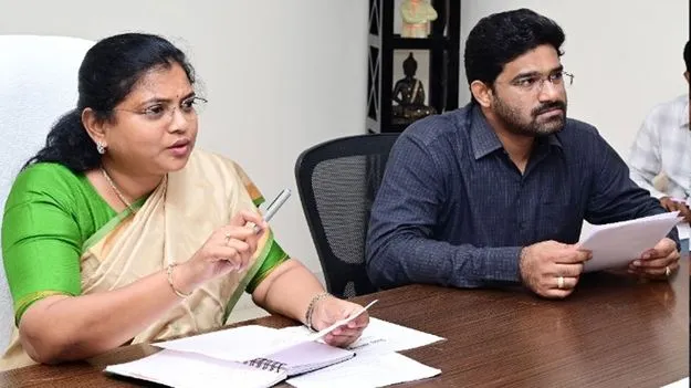 ప్లాస్టిక్‌ నిషేధించలేరా..?