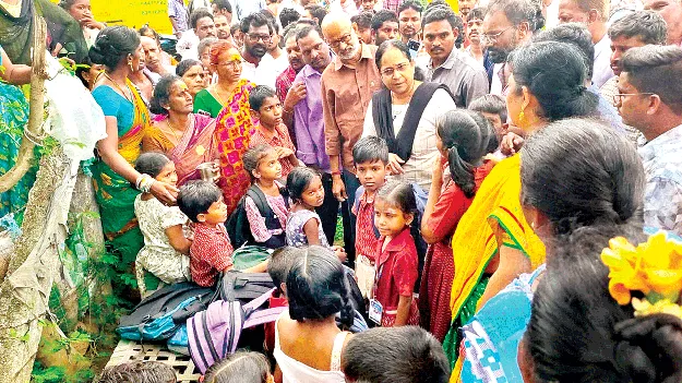 విద్యార్థులకు తప్పిన పెనుప్రమాదం