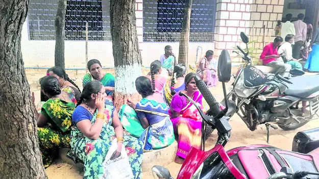 mother అందని తల్లికి వందనం