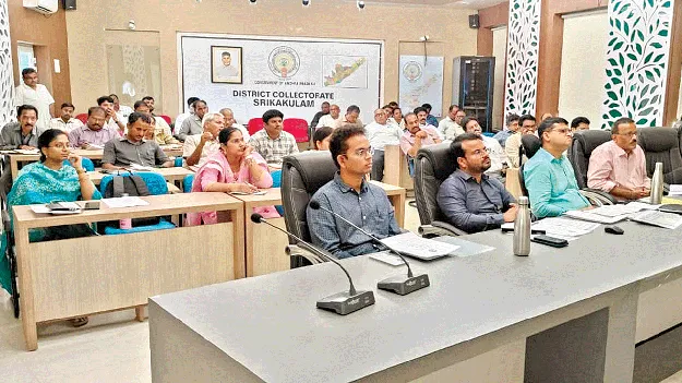 Plastic eradication: ప్లాస్టిక్‌ నిర్మూలనపై అవగాహన కల్పించాలి