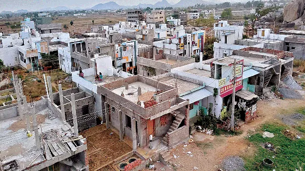    అక్రమాలు కొండంత..చర్యలు గోరంత