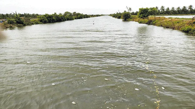 తీరానికి తల‘పోటు’