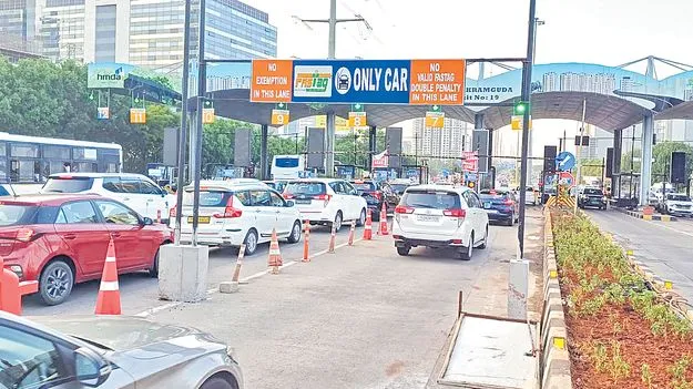 Toll Plazas: ఔటర్‌పై టోల్‌ బూస్టర్‌ లేన్లు
