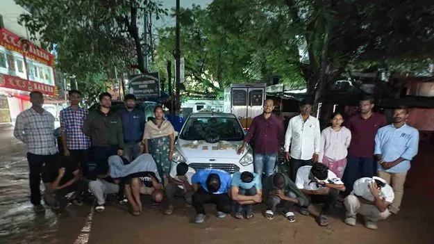 Drug Party: సర్వీస్‌ అపార్ట్‌మెంట్‌లో డ్రగ్స్‌ పార్టీ