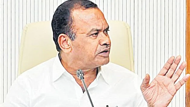 Komatireddy: హ్యామ్ రోడ్లతో 50% రోడ్లకు మోక్షం!
