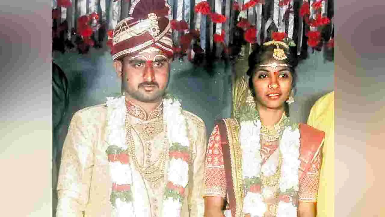 Nirmal: వరకట్న వేధింపులకు నవ వధువు బలి 