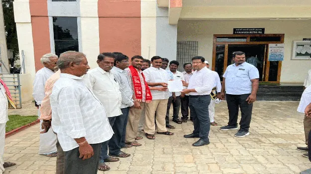 బినామీ పాసుబుక్కులపై చర్యలు తీసుకోండి