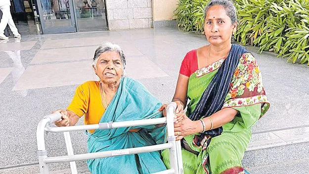 Property Dispute: ఆస్తులు రాయించుకొని గెంటేశారు