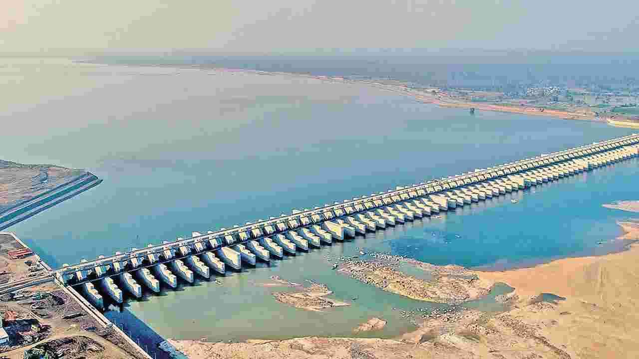 Kaleshwaram Project: ఒక్కొక్కరి ఆస్తులు రూ.200 కోట్లపైనే!
