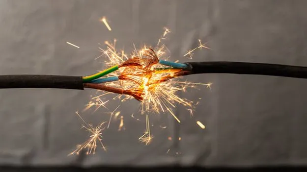 Short Circuit: షార్ట్‌ సర్క్యూట్‌.. దివ్యాంగ బాలిక సజీవదహనం