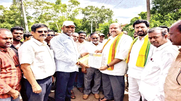 రైల్వే సమస్యలపై డీఆర్‌ఎంకు నివేదిక