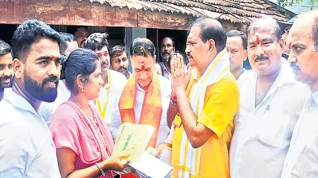 సమపాళ్లలో సంక్షేమం, అభివృద్ధి