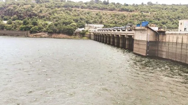 శ్రీశైలానికి పెరిగిన నీటి మట్టం