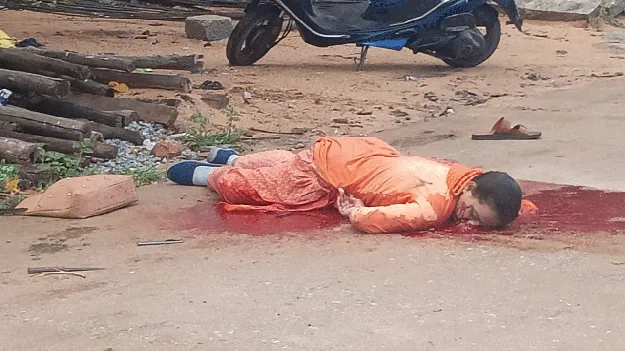 భార్యను హతమార్చి.. ఆత్మహత్య 