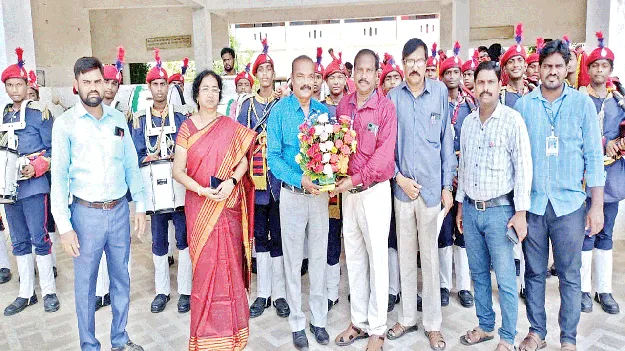 ‘పీఎం శ్రీ’ పాఠశాలగా పెదతాడేపల్లి గురుకులం