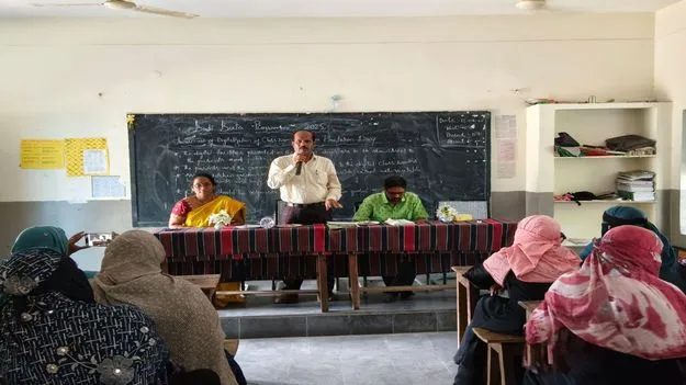 పాఠశాలల్లో విద్యార్థుల సంఖ్య పెంచాలి