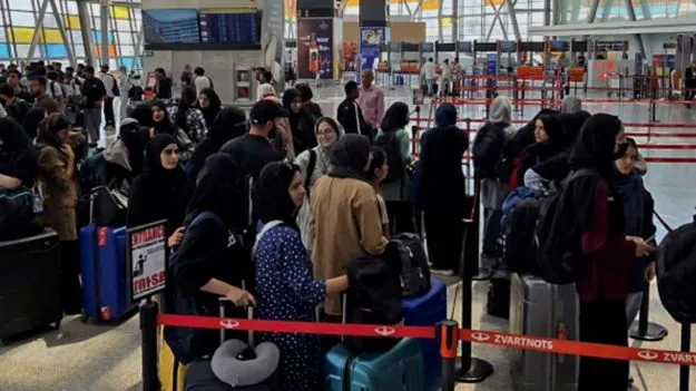 Indians Evacuated: రంగంలోకి కేంద్రం.. ఇరాన్ నుంచి భారత్‌కు 110 మంది విద్యార్థుల తరలింపు 