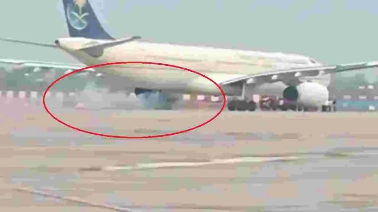 Saudia Airlines: విమానం చక్రం నుంచి అకస్మాత్తుగా నిప్పు రవ్వలు..  తృటిలో తప్పిన ప్రమాదం