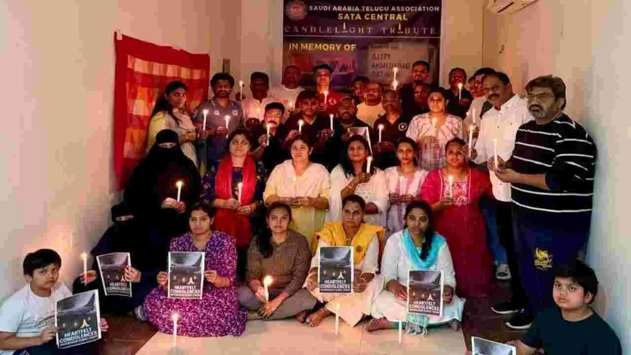 SATA Central: అహ్మదాబాద్ విమాన ప్రమాదం.. మృతులకు సాటా సెంట్రల్ కొవ్వొత్తులతో నివాళి