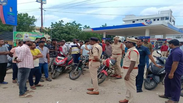 నిబంధనలు పాటించనివారిపై కఠిన చర్యలు