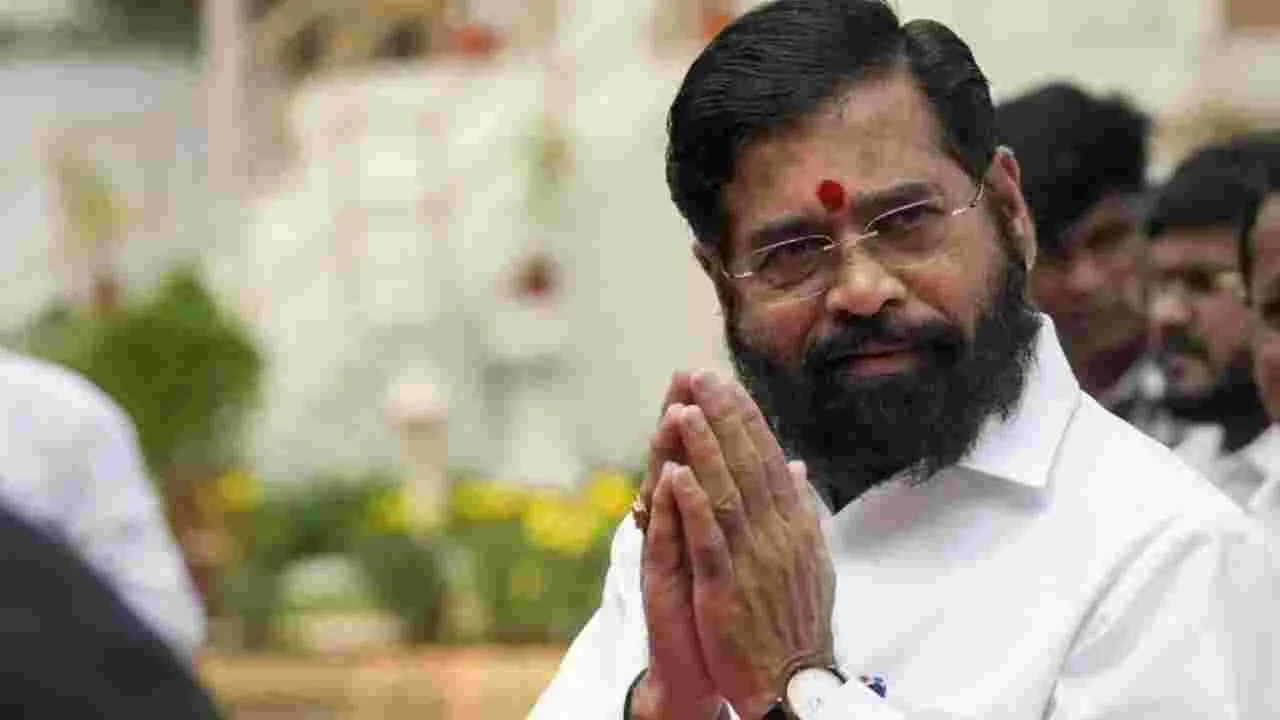 Eknath Shinde: ఏక్‌నాథ్ షిండే గొప్ప మనసు.. పేషెంట్‌ను తన చార్టెడ్ ప్లేన్‌లో ఆసుప్రతికి తరలింపు..