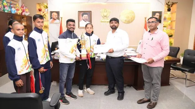 ప్రతీ ఒక్కరు ఆధార్‌కార్డు కలిగి ఉండాలి 