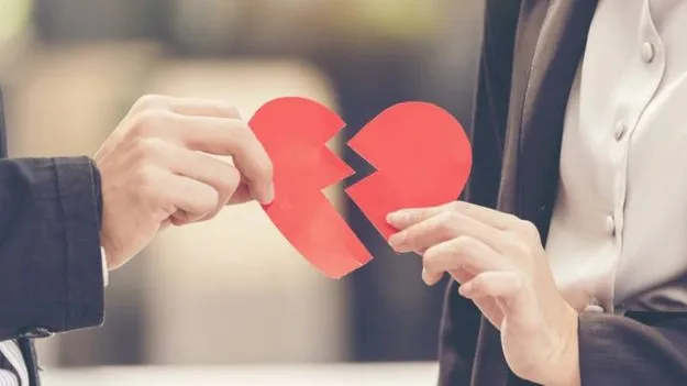 Relationships: భాగస్వామితో ఇలాంటి మాటలంటే మీ బంధానికి బీటలు