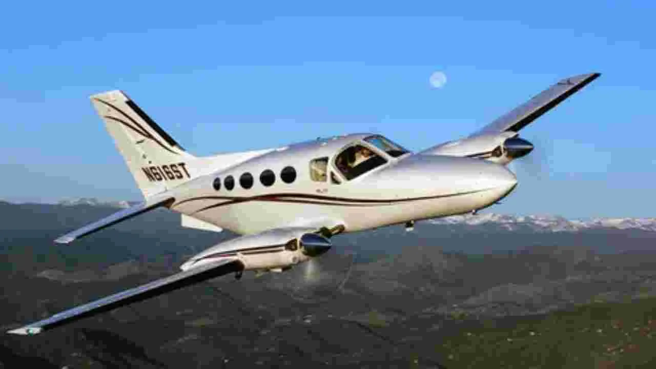 US Plane Crash: సముద్రంలో కూలిన ప్రైవేటు విమానం