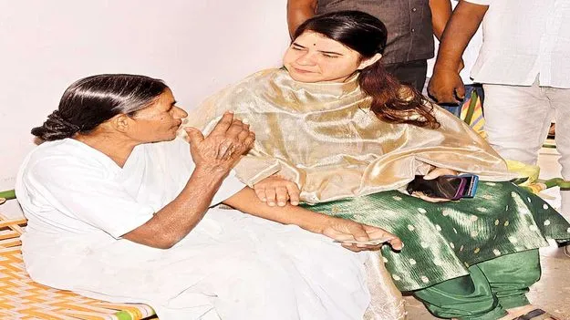 పేదలను ఆదుకోవడంలో సంతృప్తి