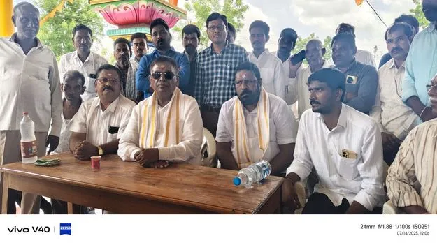 వన మహోత్సవంలో మొక్కలు నాటి సంరక్షించాలి 