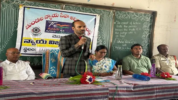 చట్టాలపై అవగాహన కలిగి ఉండాలి 