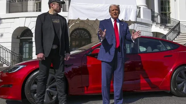 Trump Tesla Car: తన టెస్లా కారు విక్రయించే యోచనలో ట్రంప్