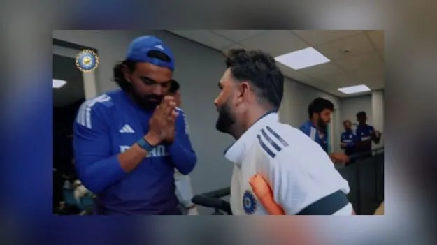 Rishabh Pant: పంత్ రేంజ్ ఇదబ్బా..  అతడి ముందు రాహుల్ చేతులు జోడించి, శిరస్సు వంచి.. 