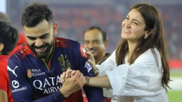 Virat Anushka: లండన్కు విరాట్, అనుష్క.. మండిపడుతున్న నెటిజన్లు