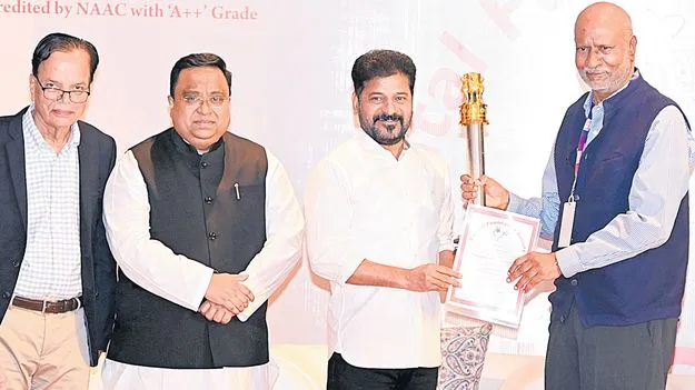 CM Revanth Reddy: అన్నీ స్విగ్గీ పాలిటిక్స్‌!