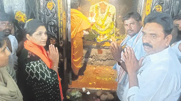 వైభవంగా పోలేరమ్మ విగ్రహ ప్రతిష్ఠ