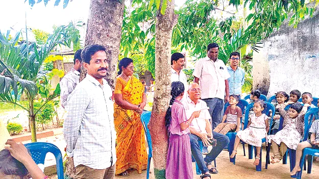 శతశాతం ఉత్తీర్ణతే లక్ష్యం: డీఈవో