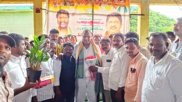 విద్యార్థులకు నాణ్యమైన భోజనం అందించాలి