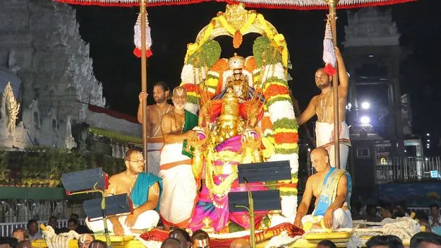 గురుపౌర్ణమి గరుడసేవ