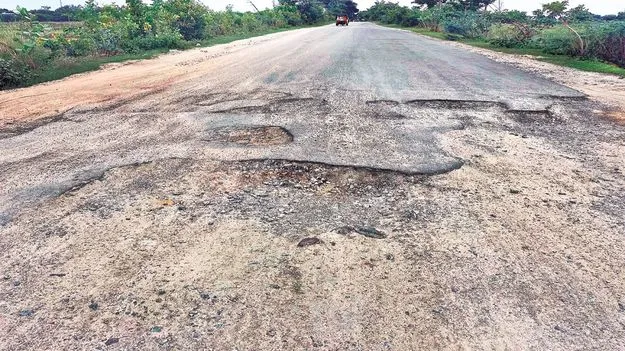 ఆర్‌అండ్‌బీ రోడ్లకు మహర్దశ