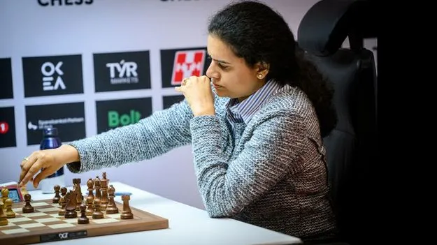 అగ్రస్థానంలో హంపి