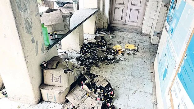చెత్త కుప్పగా మందులు!