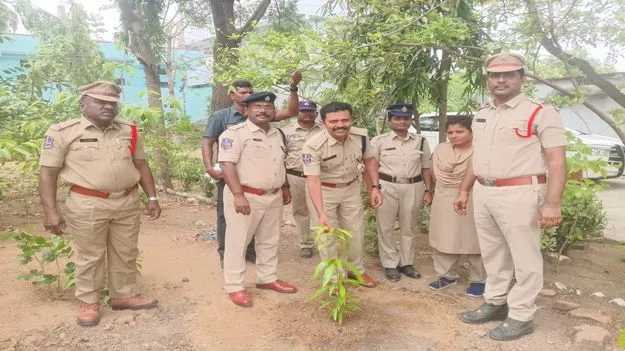 బాధితులకు అండగా ఉండాలి