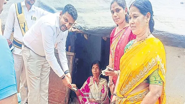 జిల్లాలో 85.47 శాతం పెన్షన్ల పంపిణీ