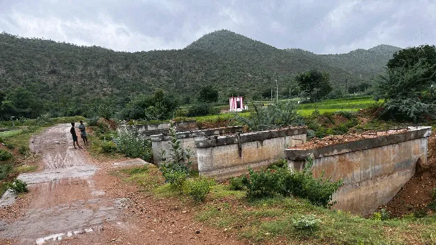 బ్రిడ్జి నిర్మాణం ఎప్పుడో..?