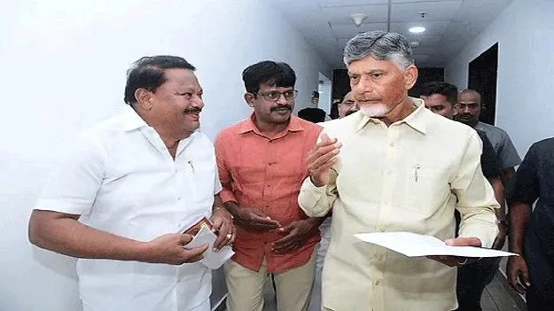 సీఎంను కలిసిన సర్పంచు సుధాకర్‌
