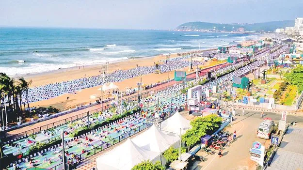 Yoga Andhra: ఉప్పొంగిన యోగసంద్రం